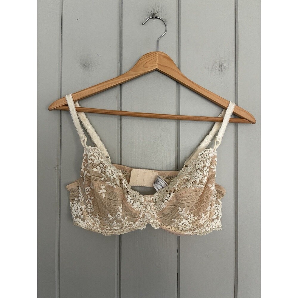 Wacoal Embrace Lace Underwire Bra Beige & Ivory Floral Lace 36C Style #65191